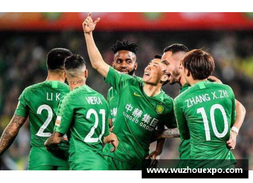 北京国安球迷热情高涨，燃爆京城球场！